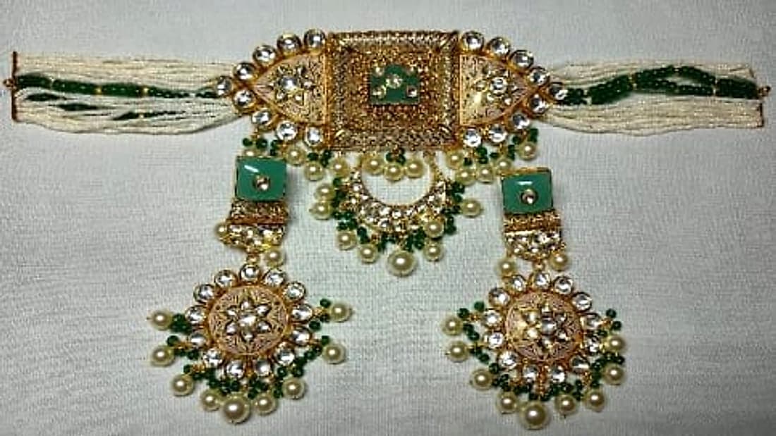 Vatika Emerald Kundan Choker